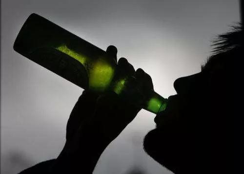 喝啤酒的好处和坏处